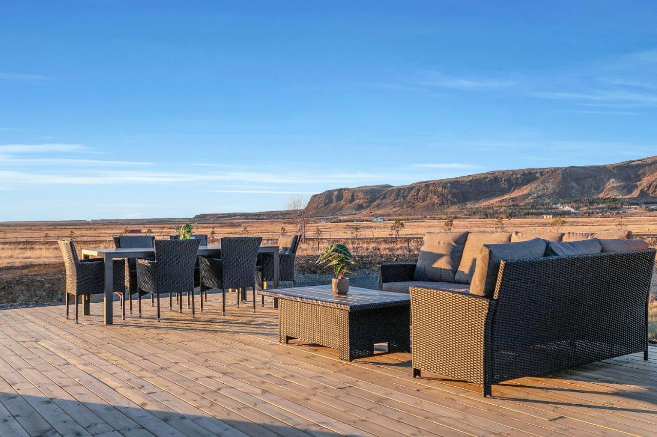 Luxury In The South - Perfect Location Villa *